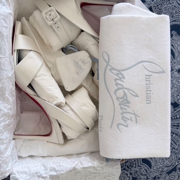 Louboutin Women’s Mariza 85 Ivory Wedding Heels - Picture 12 of 14